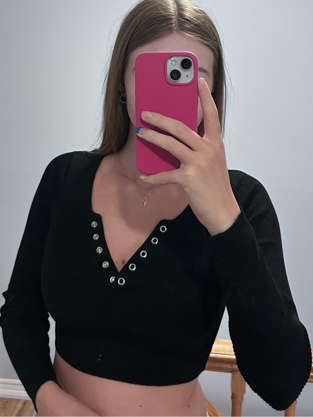 Streetwear Society Black V-Neck Button Down Long-Sleeve Crop Top
